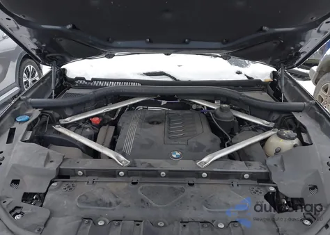 2021 BMW X5 Sdrive40I z USA, uszkodzony, nr VIN 5UXCR4C02M9F88234